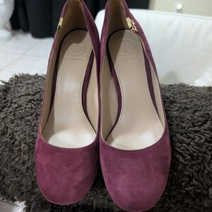 Tory Burch Women's Burgundy Suede Pumps